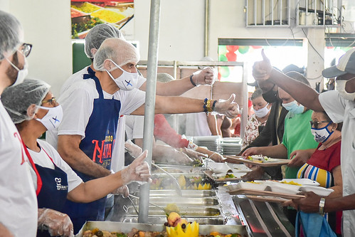 Nosso Natal leva ceia a restaurante comunitário do Recanto das Emas