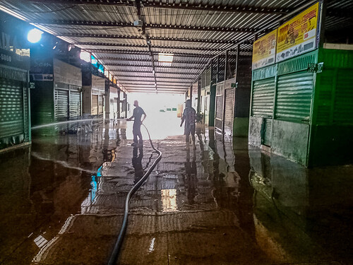 Limpeza geral na Feira do Setor O