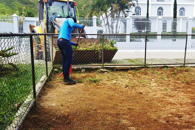 No Varjão, parquinho limpo e calçadas reformadas