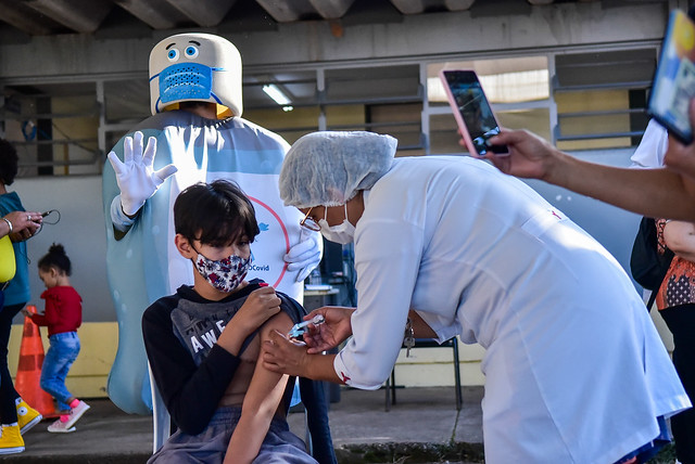 Domingo de vacinação contra a covid-19 para crianças