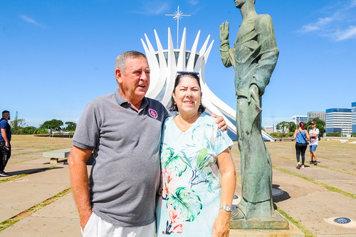 Turistas e brasilienses aproveitam o domingo de sol