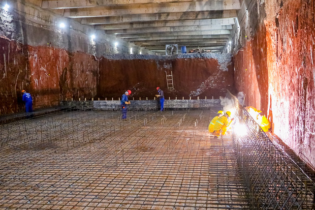 Concretagem do piso do Túnel de Taguatinga avança e já chega a quase 50%