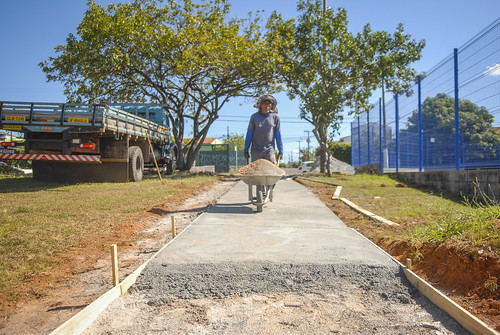 GDF Presente constrói 30 metros de calçada na QNL 2 de Taguatinga