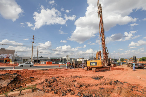 Fundação da obra do Viaduto do Riacho Fundo está quase completa