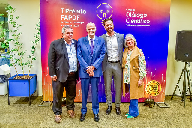 FAPDF premia pesquisadores e estudantes do DF