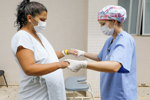 Mulheres têm fisioterapia pré e pós-parto no hospital de Santa Maria