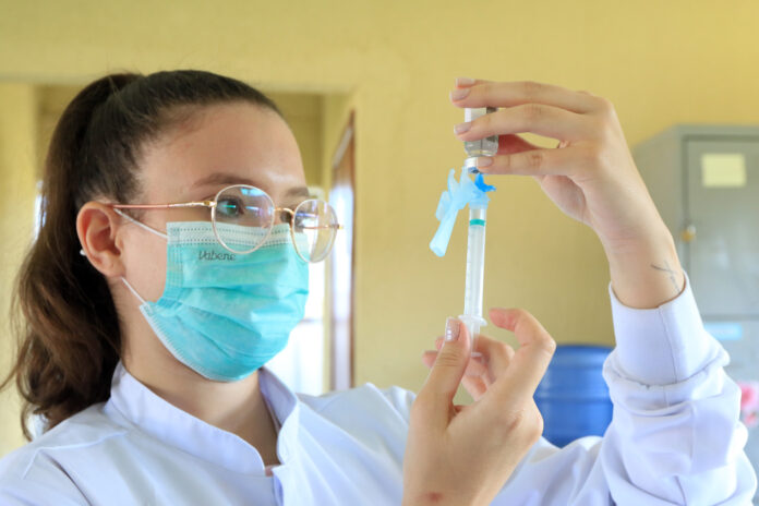 17.04.2023_-_Vacinação_Albergue_Aguas_Claras_Areal_Foto_Agência_Saúde