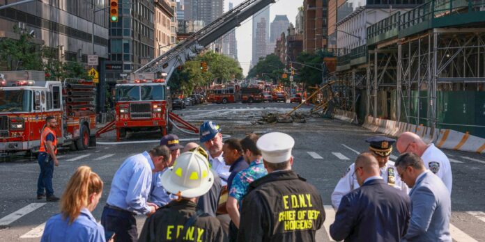 2023-07-26t170253z_1_lynxmpej6p0xg_rtroptp_4_new-york-crane-fire.jpg
