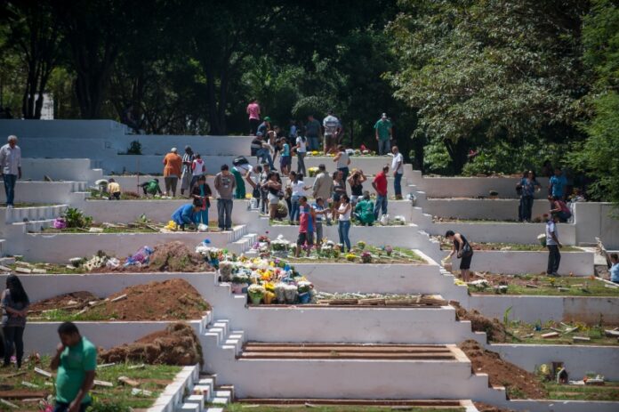 Cemiterio_SP_Finados_181