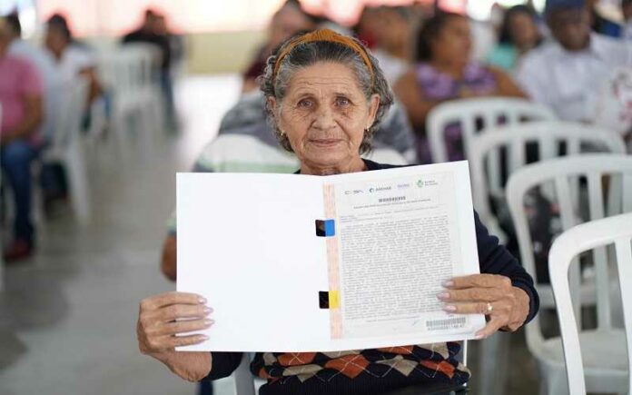 Entrega_de_escrituras.jpg