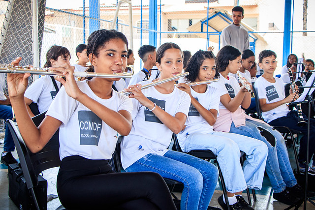 Musicalização leva a disciplina e concentração em escolas cívico-militares