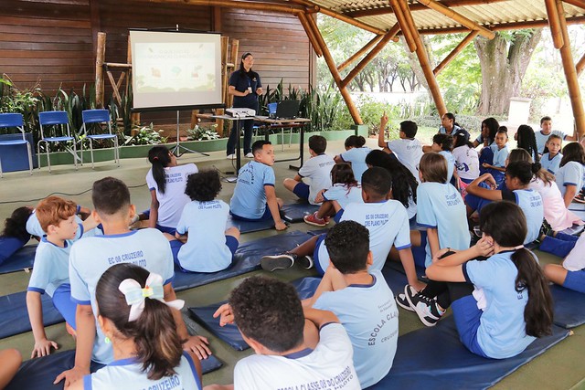 Escola da Natueza recebe estudantes para oficinas e ações sobre meio ambiente