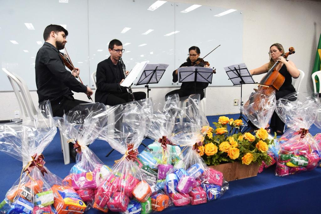 Orquestra Filarmônica de Brasília doou cerca 5 mil pacotes de absorventes