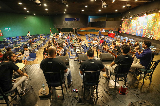 03/05/2024 - Projeto-piloto leva chorinho e aulas de musicalização para a escola pública