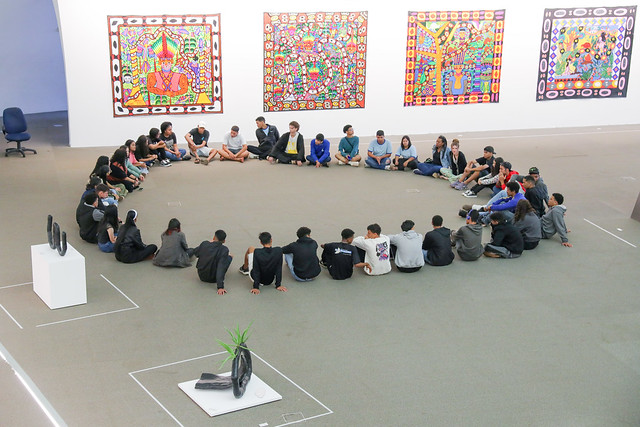 19/06/2024 - Alunos de escolas públicas visitam seleção especial da 35ª Bienal de São Paulo