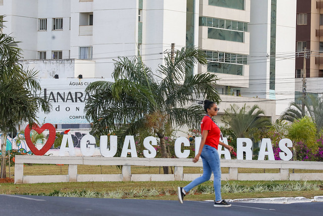 01/06/2024 - Águas Claras recebe letreiro em homenagem à cidade