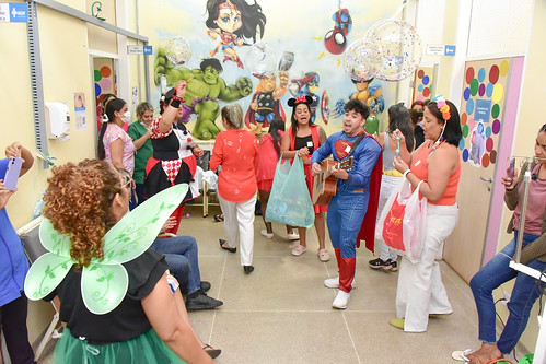 11/10/2024 - Heróis da Alegria fazem a festa para crianças em hospital de Santa Maria