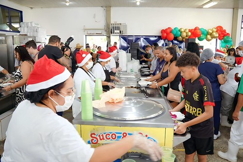 16/12/2024 - Público do Restaurante Comunitário de Brazlândia se encanta com cantata natalina