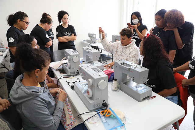 21/01/2025 - Projeto Empoderadas incentiva independência de mulheres em vulnerabilidade social por meio da costura